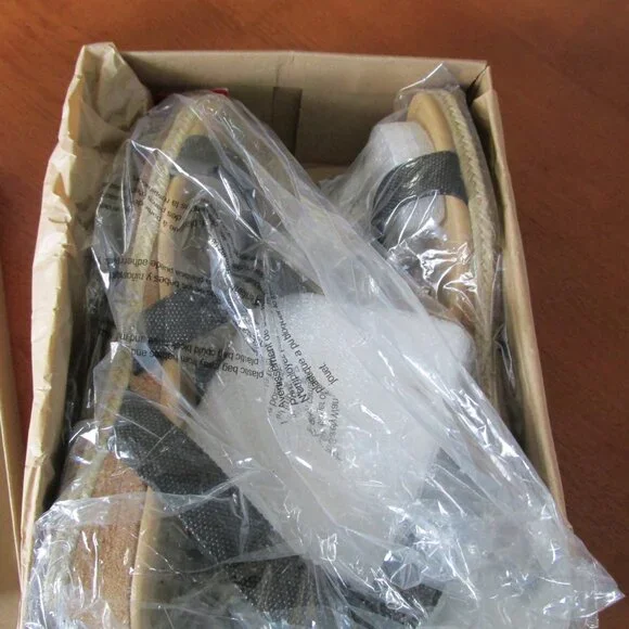 Lucky Brand Women's Sandal - Picture 7 of 7